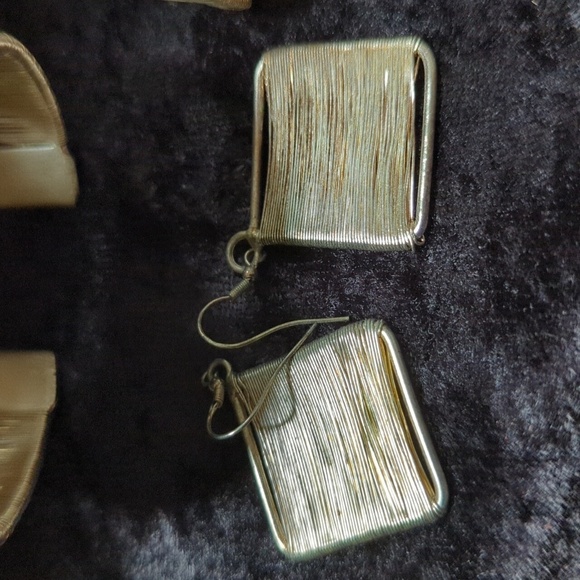 Vintage Unbranded Wrapped Gold Wire Wide Cuff Bracelet, Earrings and Ring Set - Picture 3 of 7